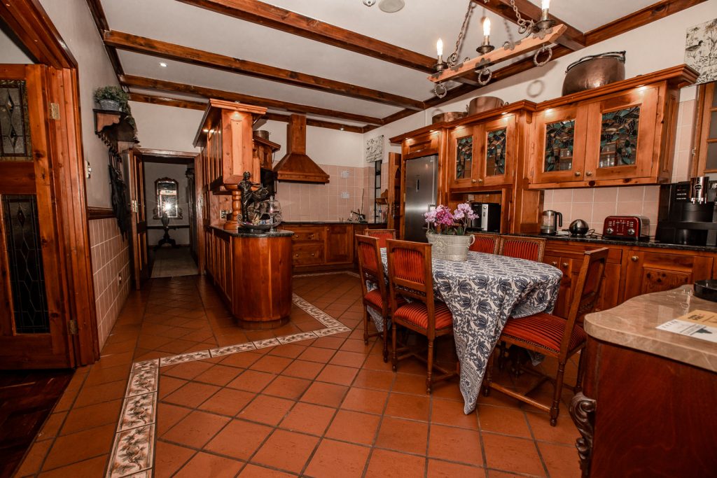 Kleine Constantia Guest Kitchen
